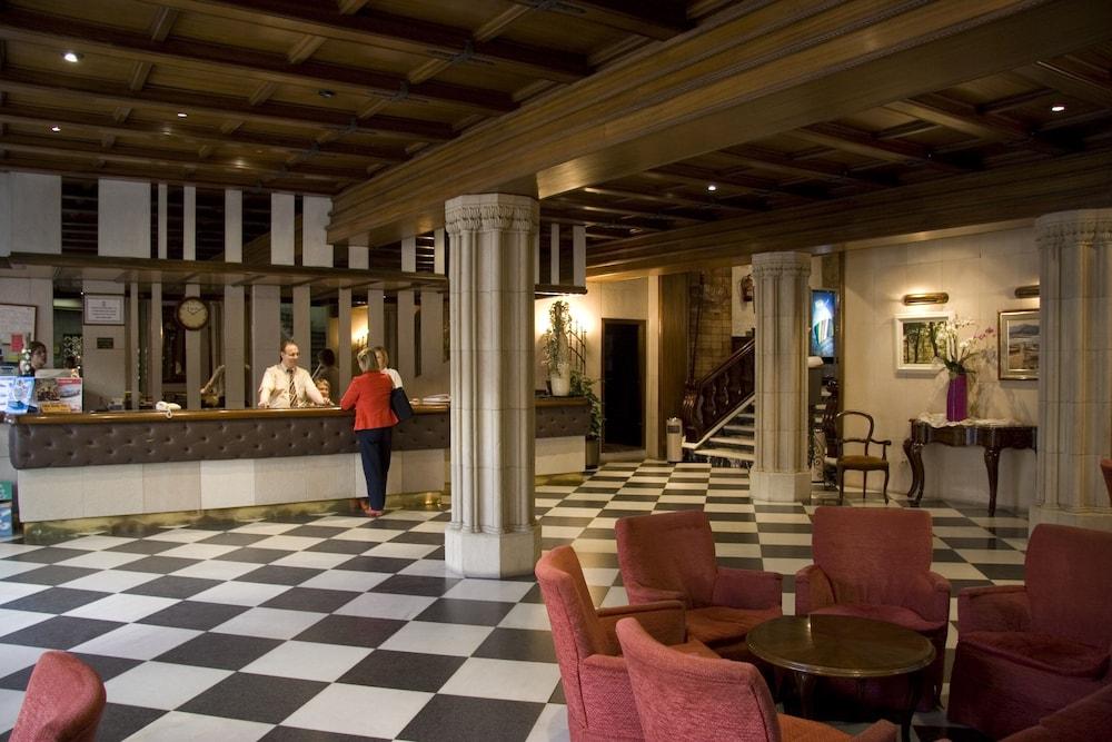 Hotel Vila de Calella - Featured Image