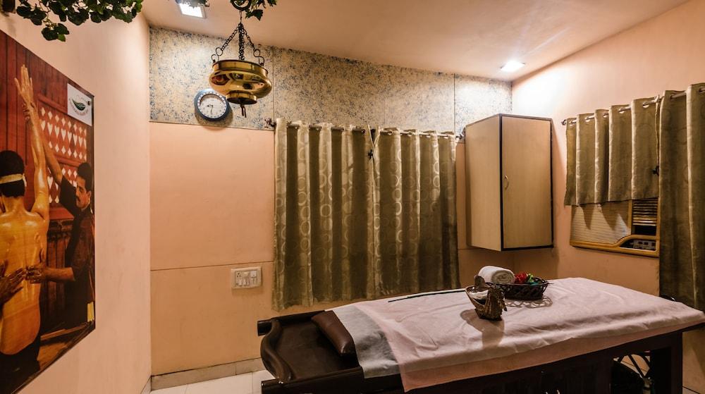 Hotel Panchratna Panvel - Massage