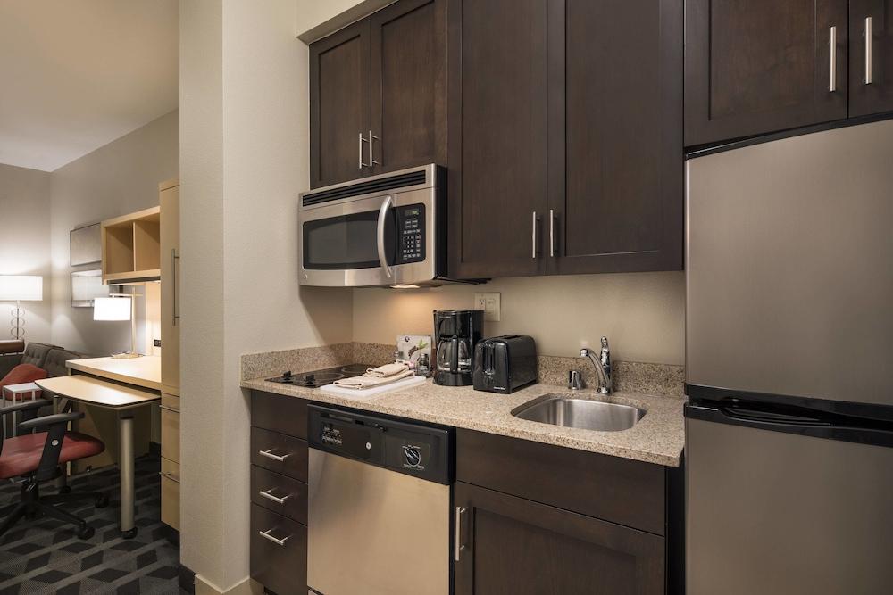 TownePlace Suites by Marriott San Diego Vista - Featured Image