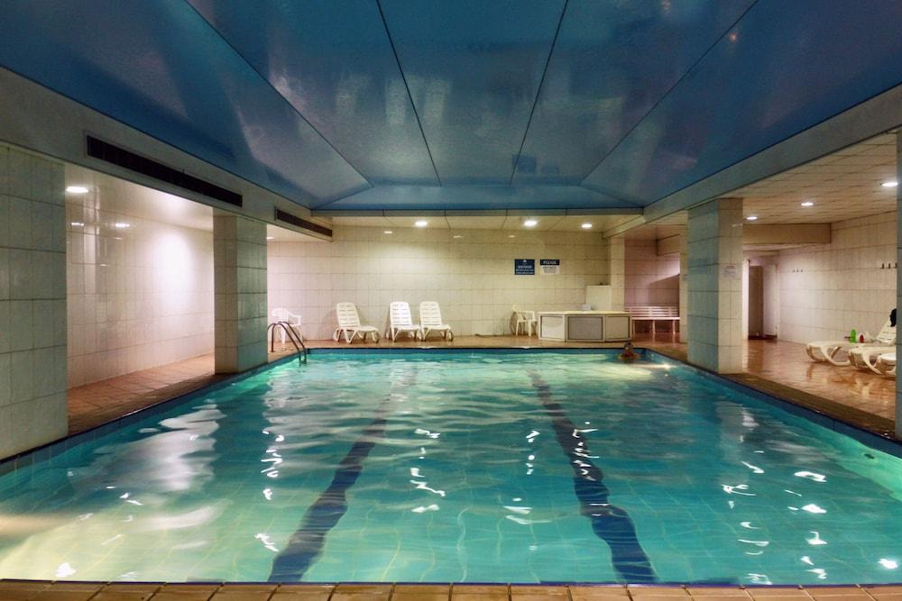 فندق كوزموبوليتان - Indoor Pool