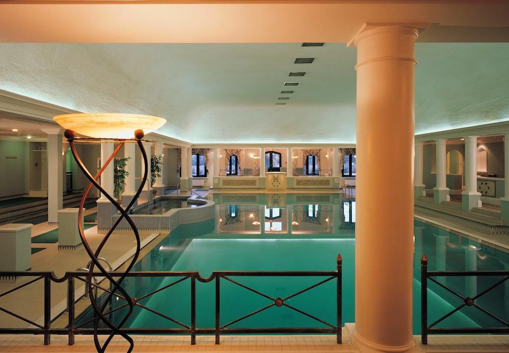 Hanbury Manor Marriott Hotel & Country Club - Indoor Pool