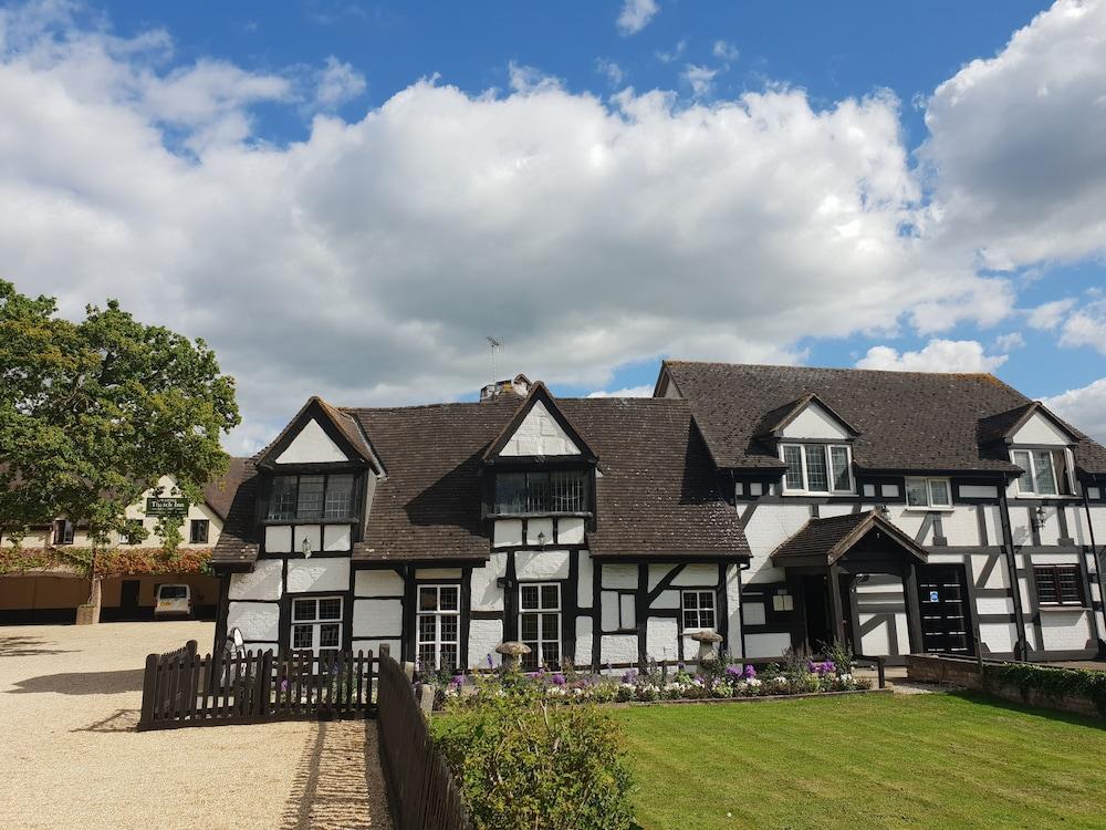 The Thatch Inn - Featured Image