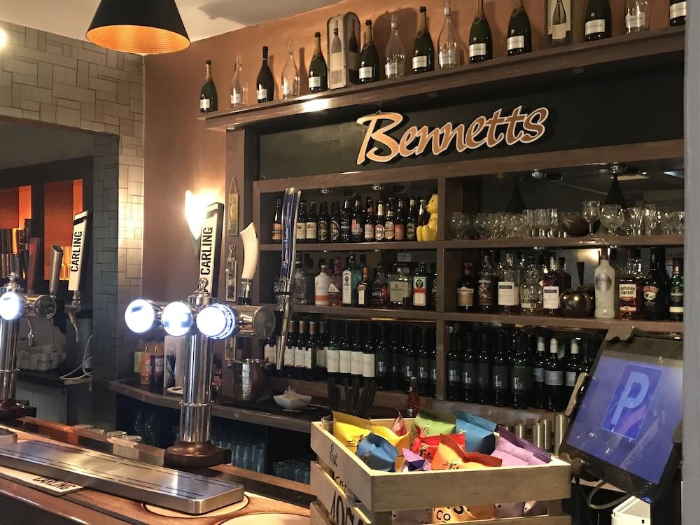 Bennetts Hotel - Featured Image