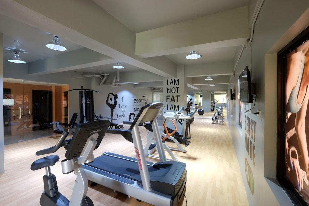 Golden Prince Hotel and Suites - Gym