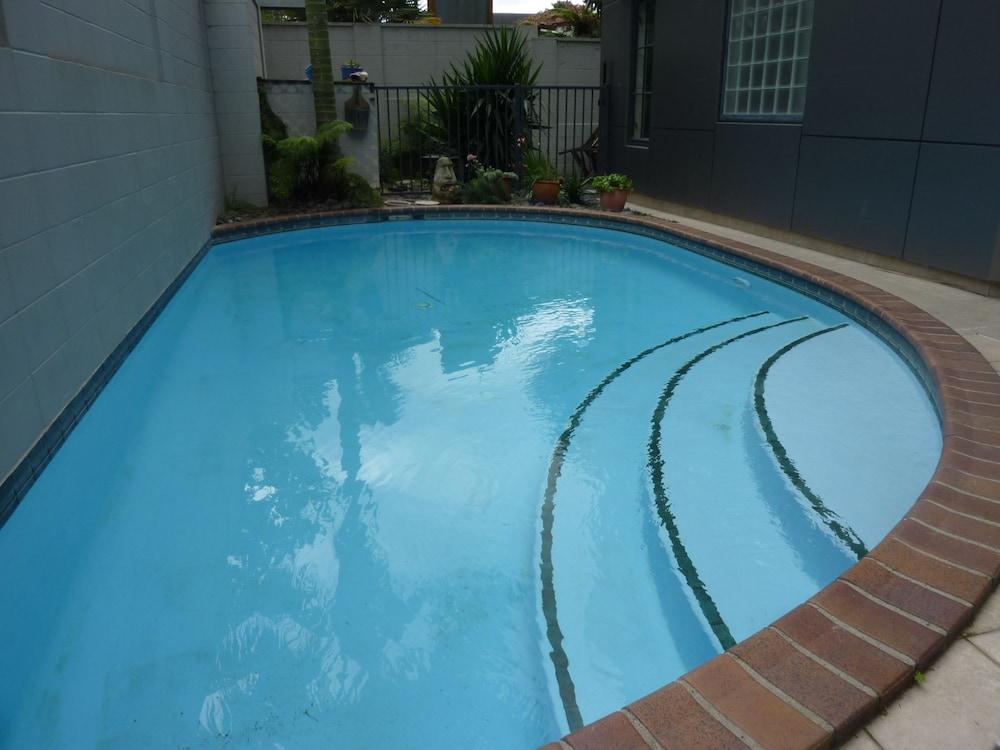 City Suites Tauranga - Pool