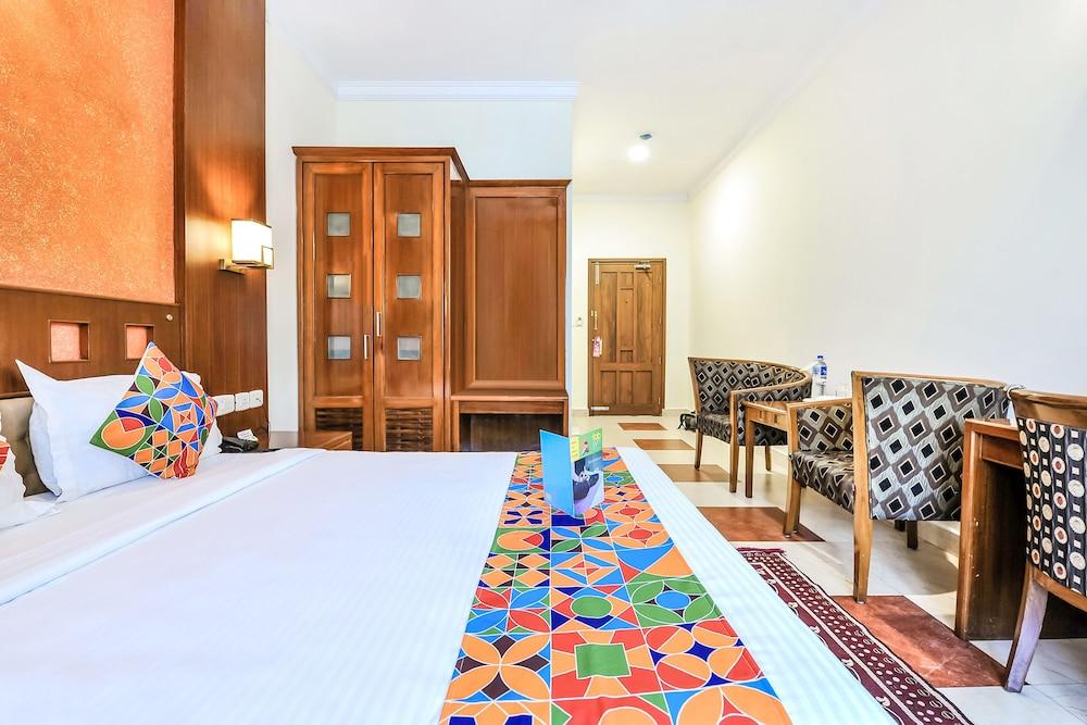 FabHotel Kangappadan Residency - Room