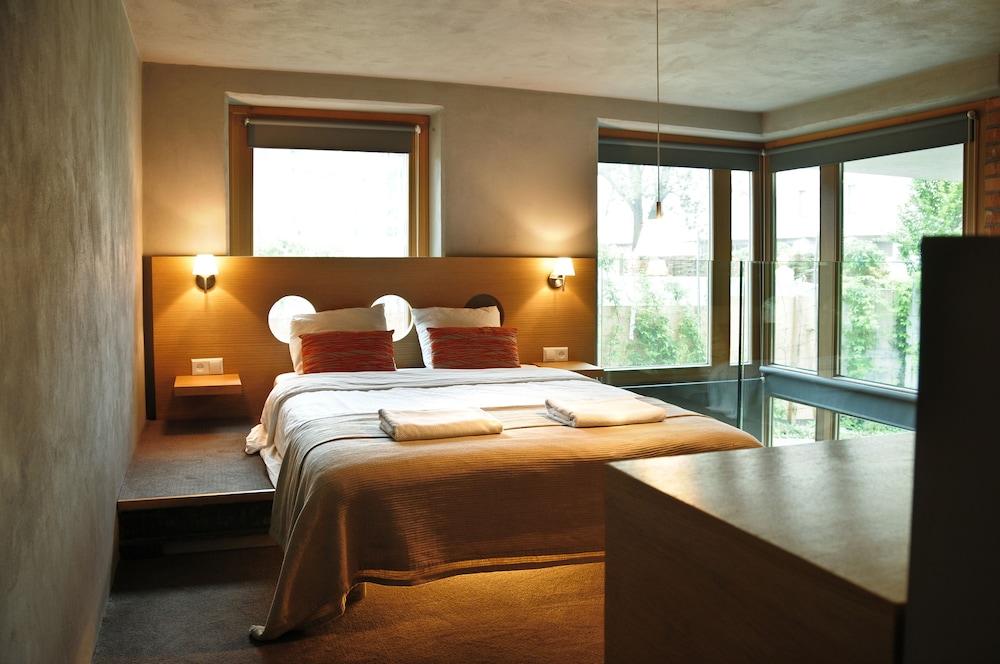 La Gioia Designers Lofts Luxury Apartments - Room