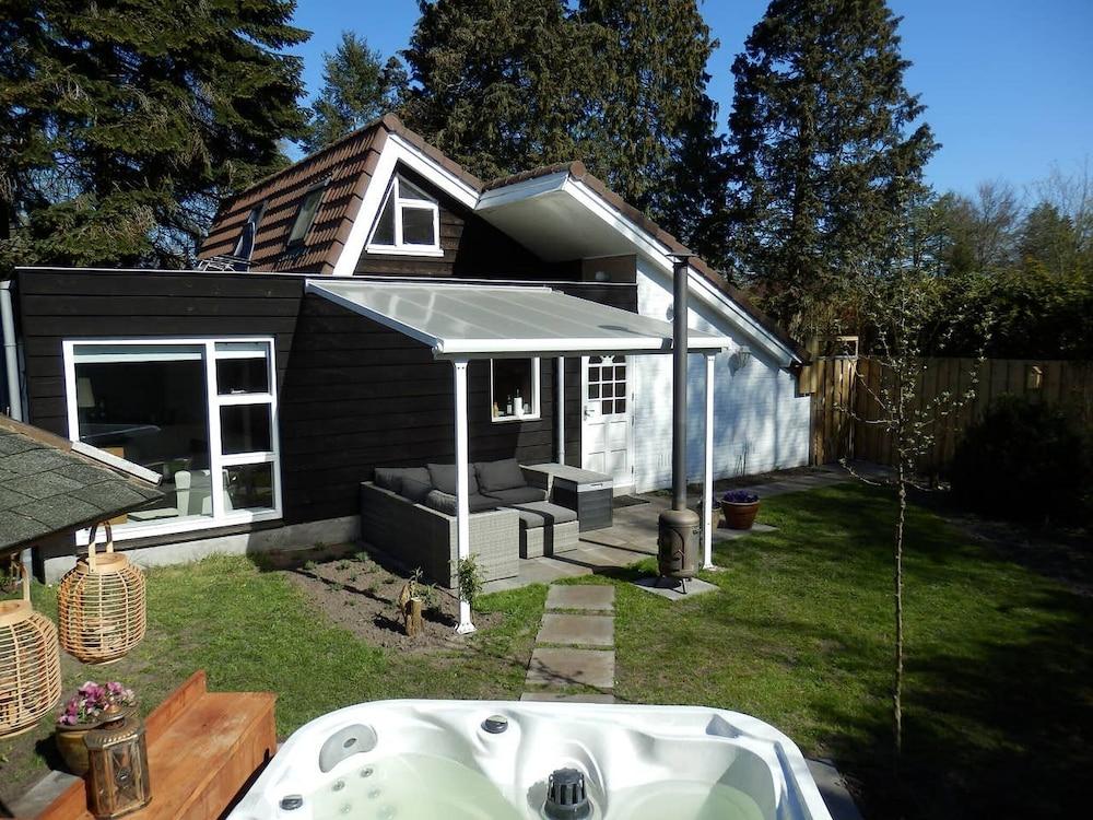 Lovely Holiday Home in Balkbrug with Hot Tub & Garden - Featured Image