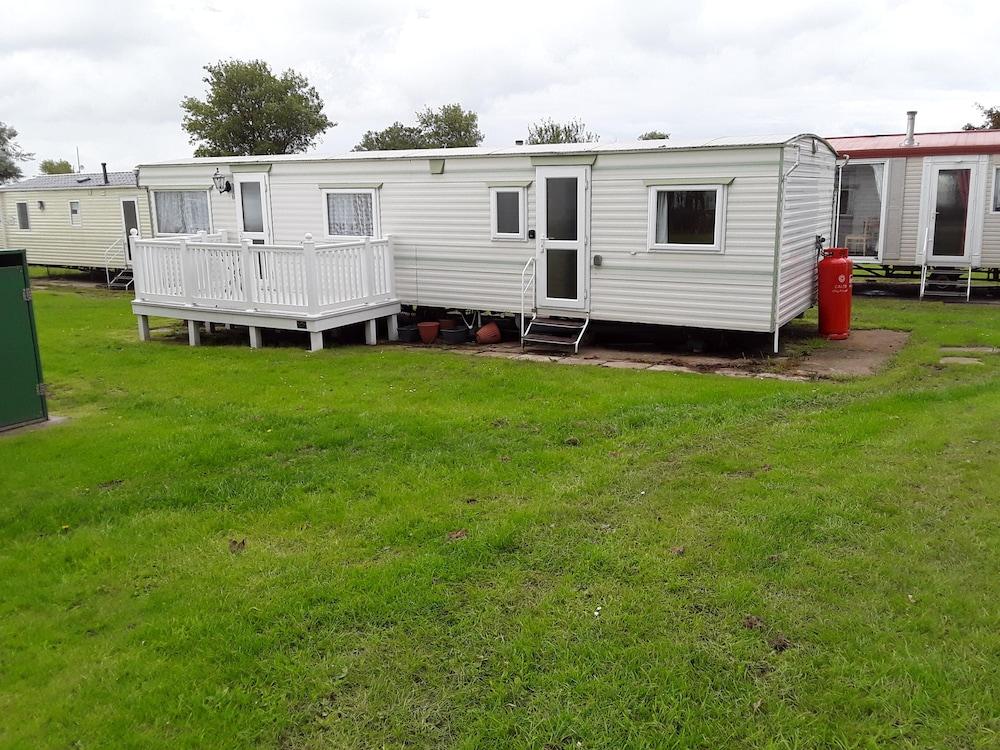3 bed Caravan Approx 10 Mins From Beach Bill 1 - Featured Image