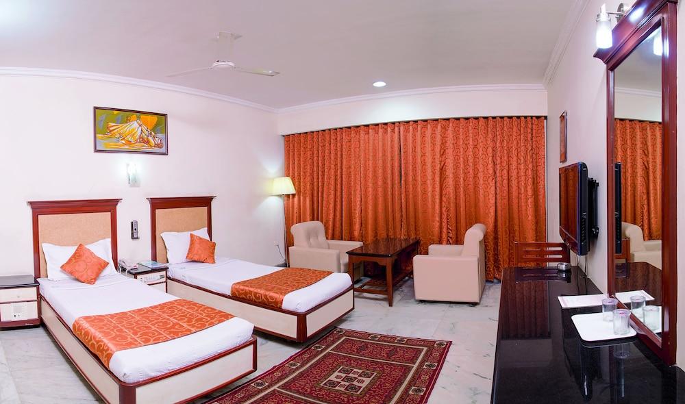 Ramyas Hotels - Room