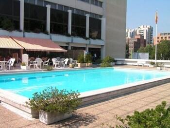 Hotel Appart'City Confort Grenoble Alpexpo - Outdoor Pool