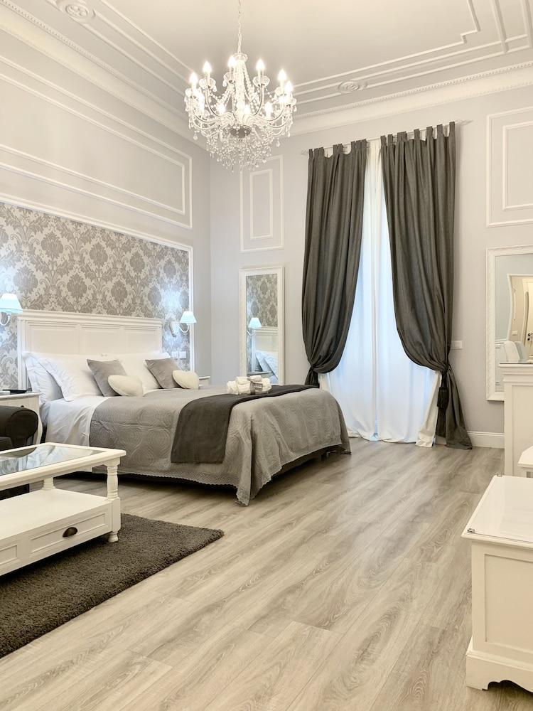 Charme & Chic Luxury - Room