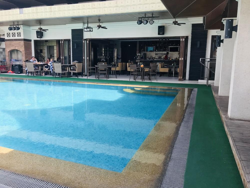 Prime Asia Hotel - Outdoor Pool