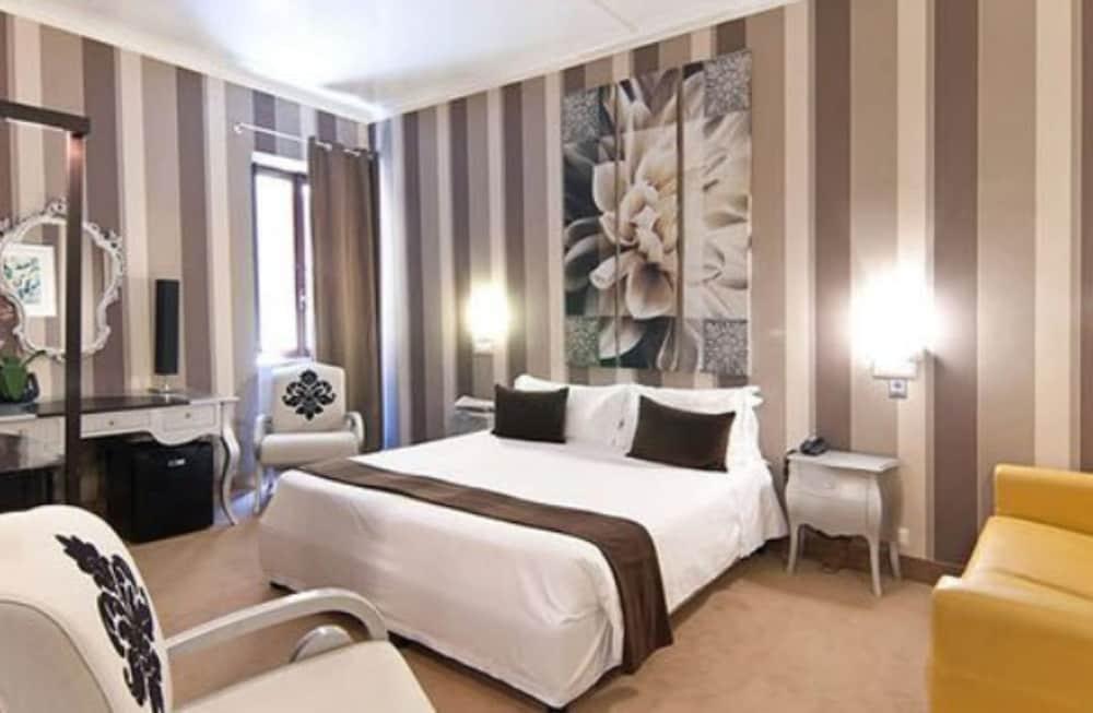Royal Palace Luxury Hotel - Room