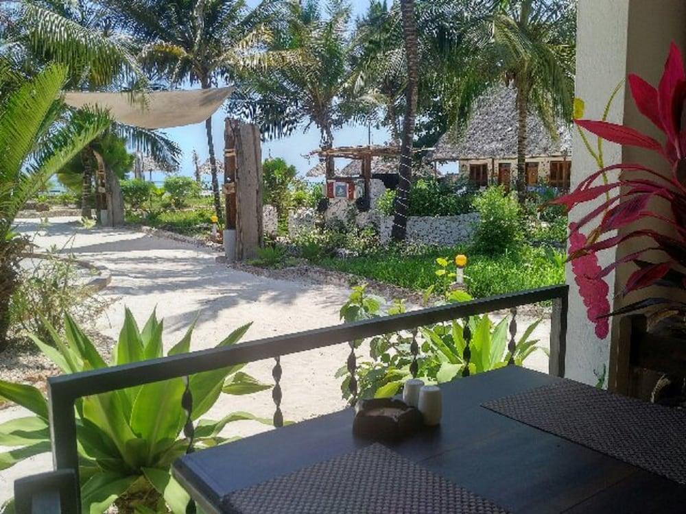 Waikiki Zanzibar Resort - Exterior detail