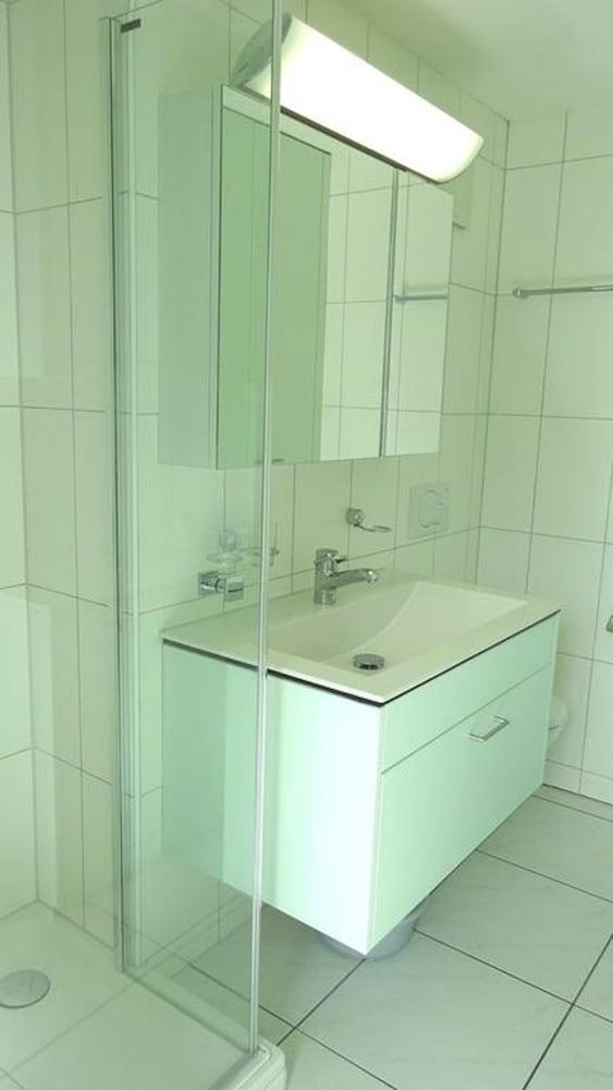 Swiss Interlaken Apartment - Bathroom