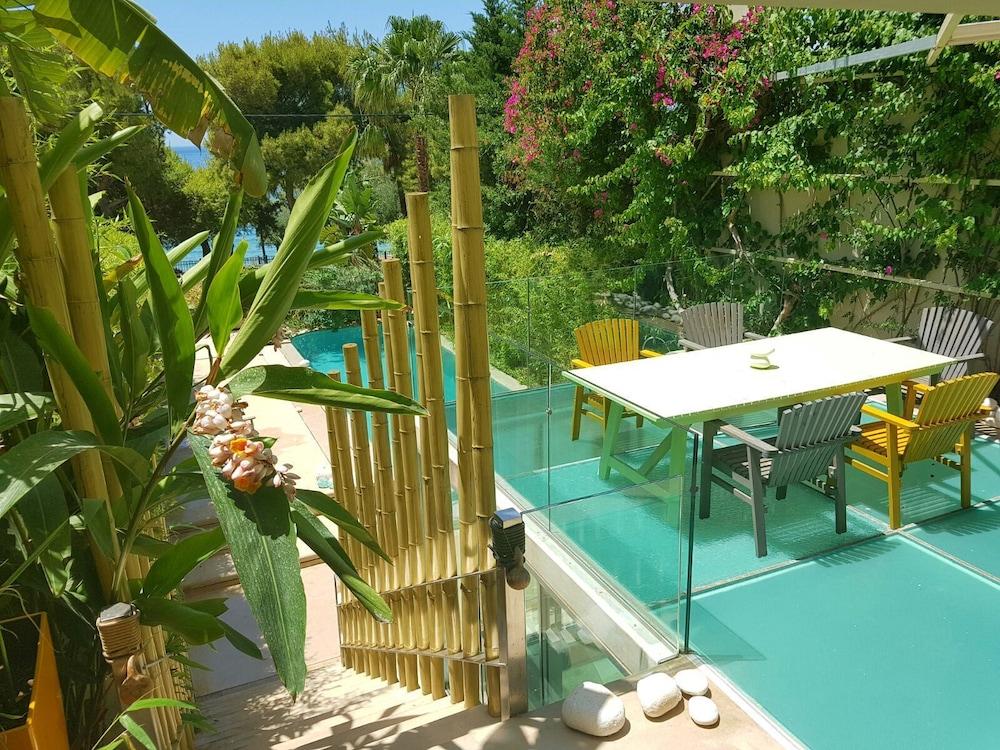 Athens Beachfront Luxury Villa - Private Pool