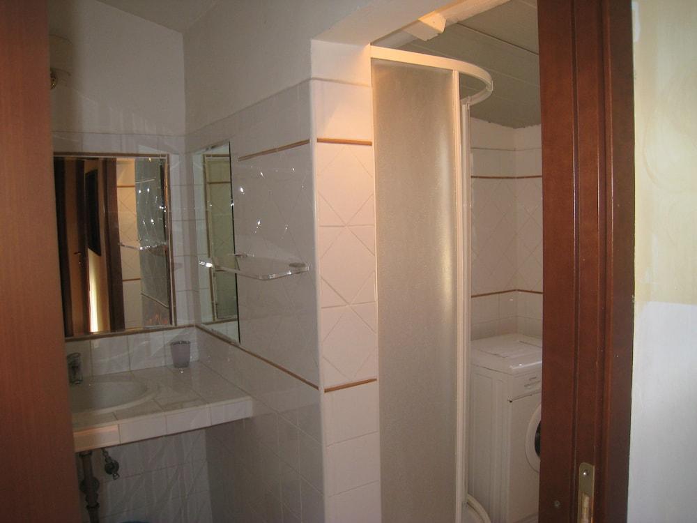 Residenza Camilla - Bathroom