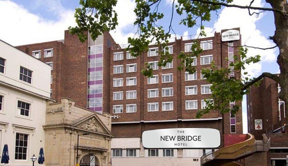 The NewBridge Hotel - Hotel Front