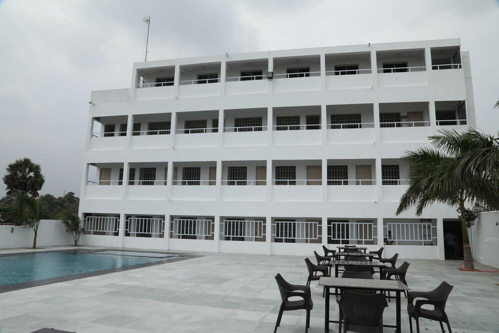 Ganesh Beach Resort - Exterior