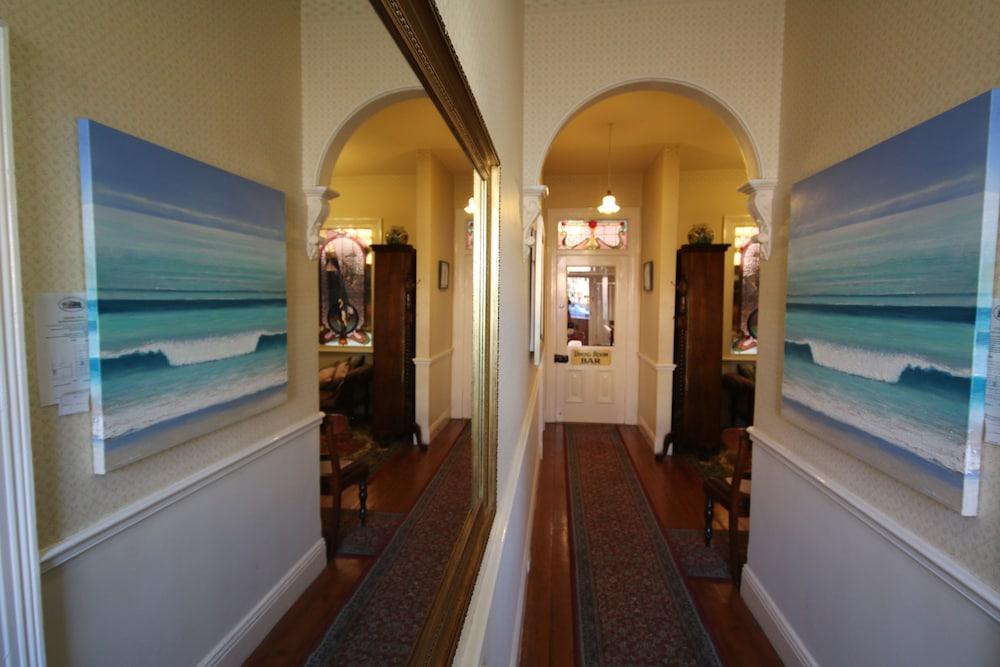 Seaview House - Interior Entrance