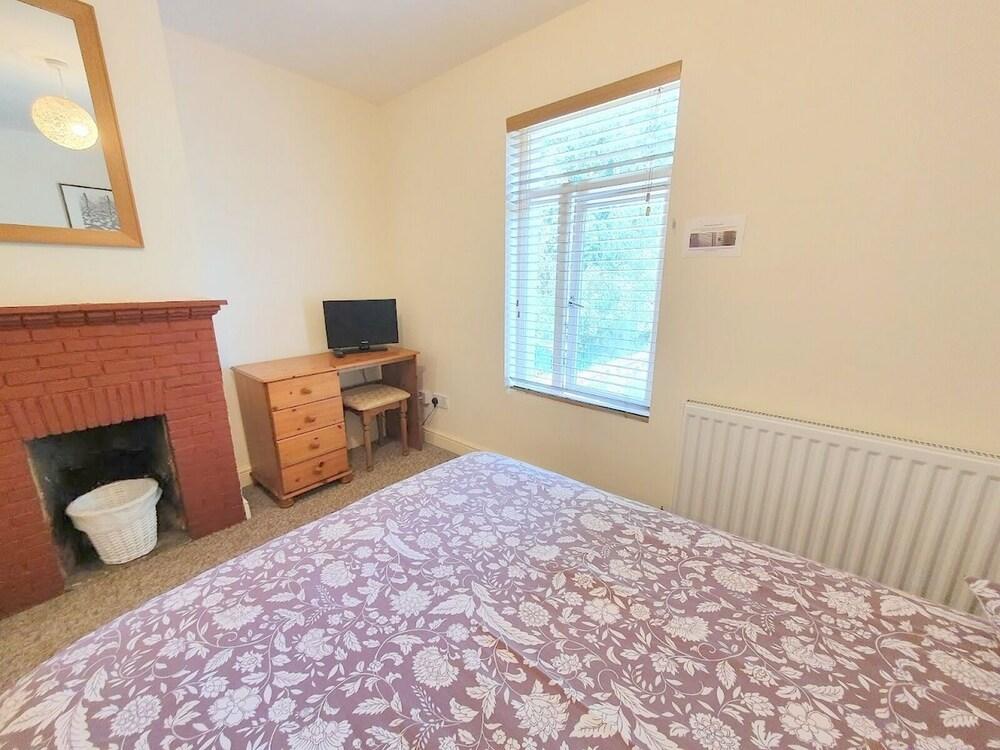 2-bed Flat With Superfast Wi-fi DW Lettings 29br - Room