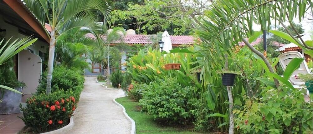 Phuket Muay Thai House - Property Grounds