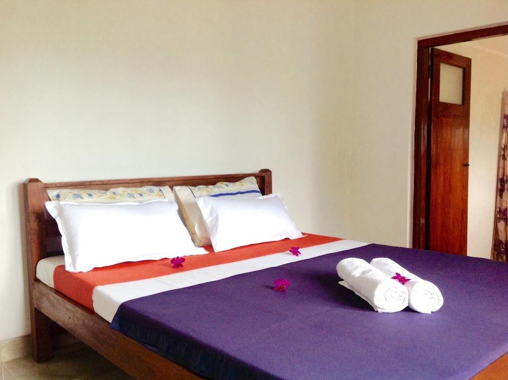 Lanka Villas Holiday Resort - Room