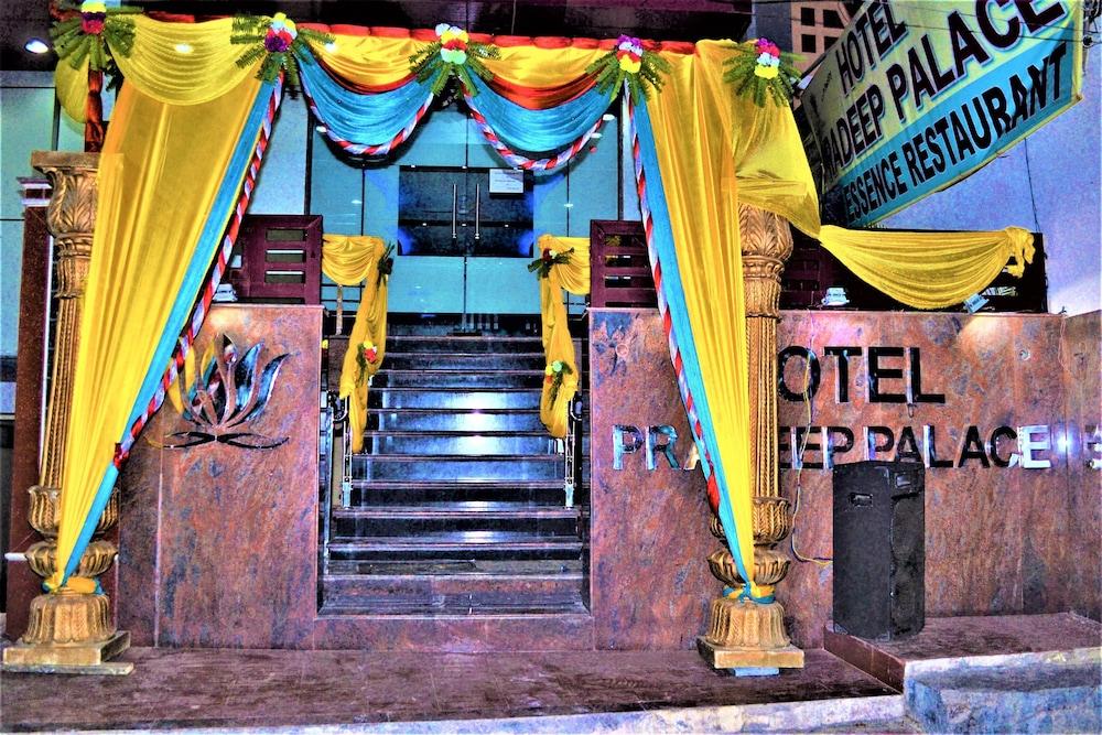 Hotel Pradeep Palace - Featured Image