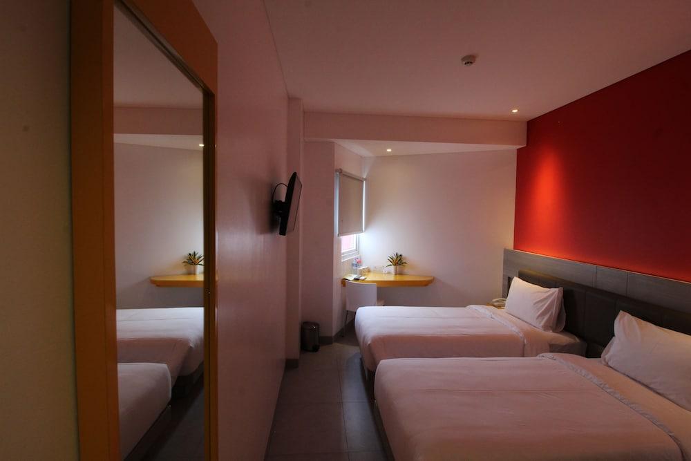 Amaris Hotel Pluit - Jakarta - CHSE Certified - Room