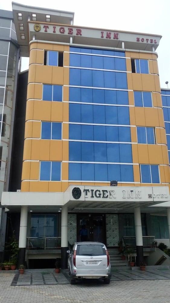 Tiger Inn Hotel - Exterior