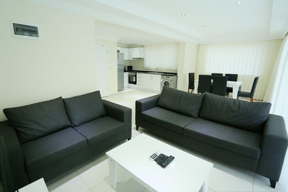 Orka Royal Hills Apartments - Living Room