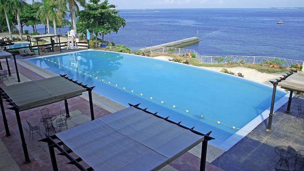 Vista Mar Beach Resort and Country Club - Outdoor Pool