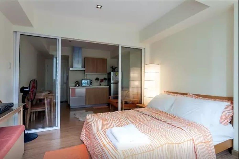 Santorini 1 Bedroom Condo at Azure Urban Residences - Featured Image
