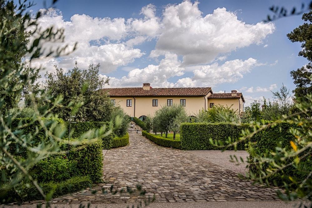 Villa Olmi Firenze - Property Grounds