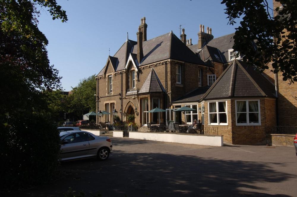 Cotswold Lodge Hotel - Exterior