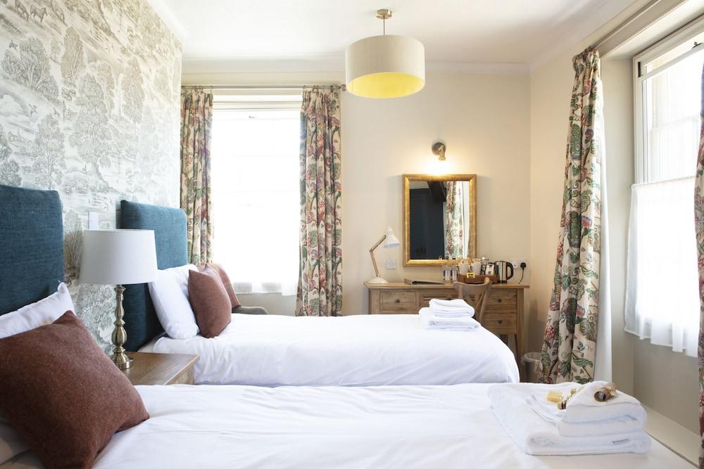 The Kings Arms Hotel - Inn - Room