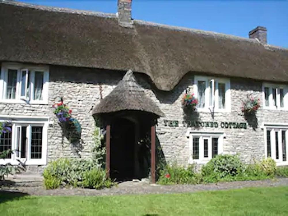 The Thatched Cottage Inn - Featured Image