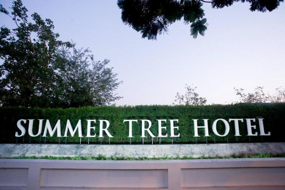 Summer Tree Hotel - Exterior