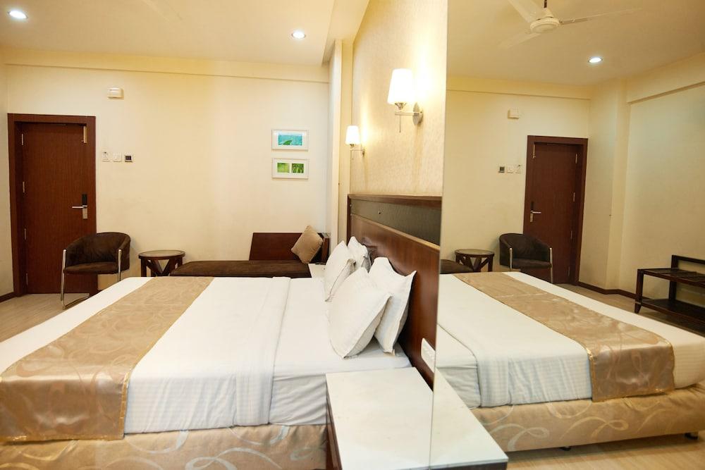 Hotel Sai Mahal - Featured Image