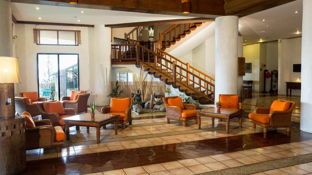 Canyon Woods Resort Club - Lobby Sitting Area