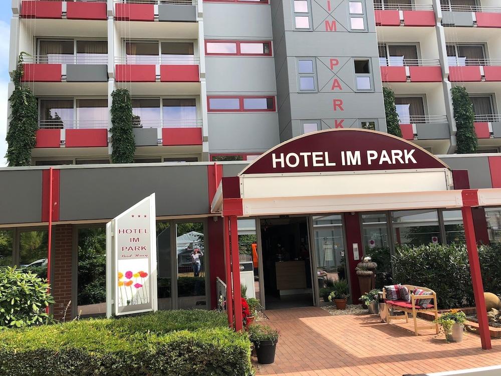 Hotel Im Park - Featured Image