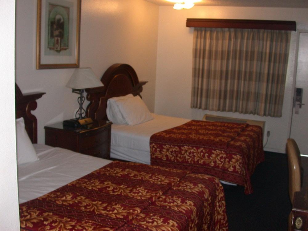 Valley Hotel - Room