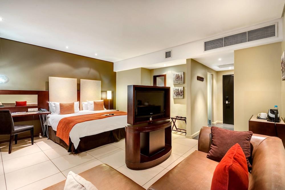 Protea Hotel by Marriott Transit O.R. Tambo Airport - Featured Image