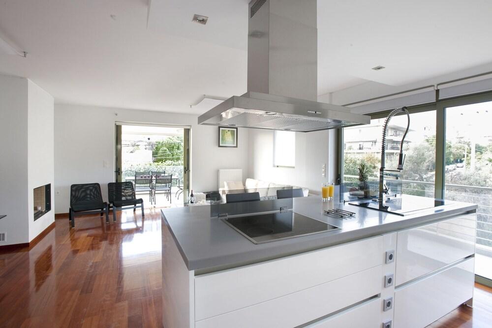 Voula, Modern, Minimal and Stylish Apartment - Private kitchen
