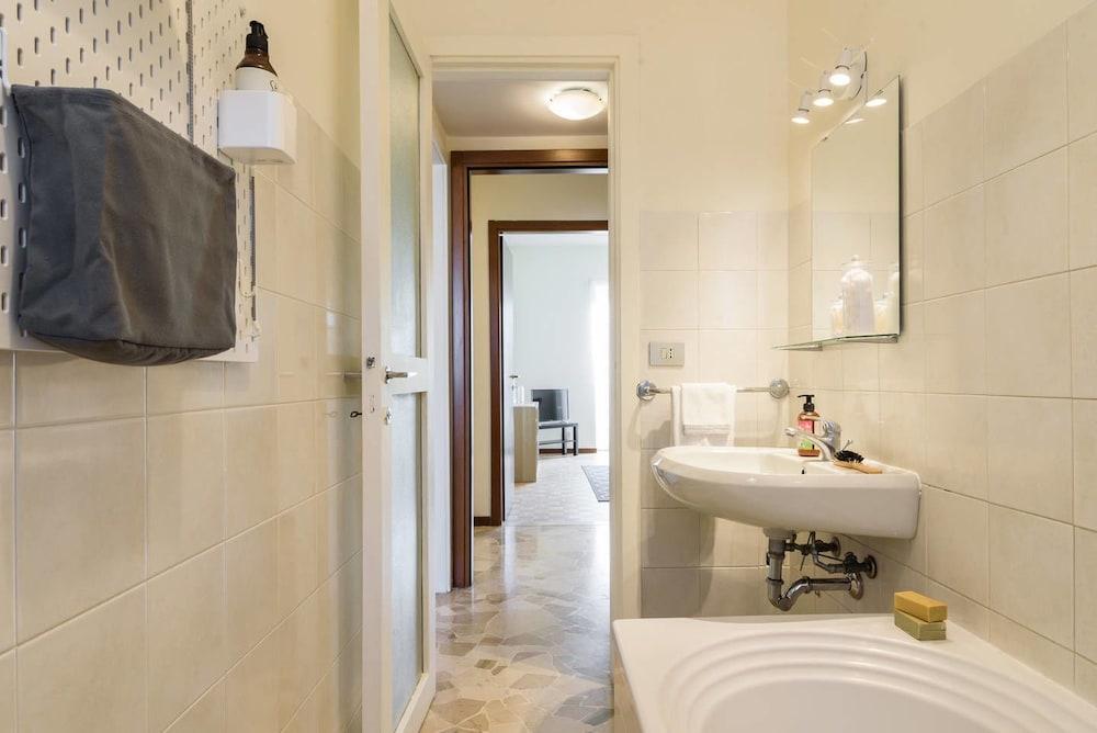 Piranesi Flexyrent Apartment - Bathroom