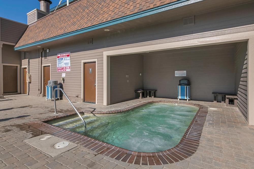 Mv32: Lakeland Village Luxury Condo With Great Amenities - Outdoor Spa Tub