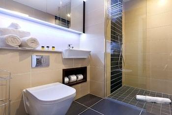 Altitude E1 Apartments - Bathroom