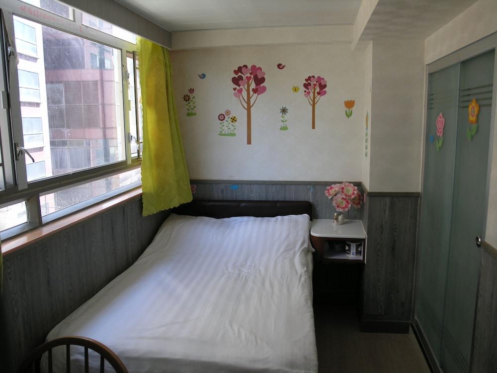 Majestic 7 Guest House - Room
