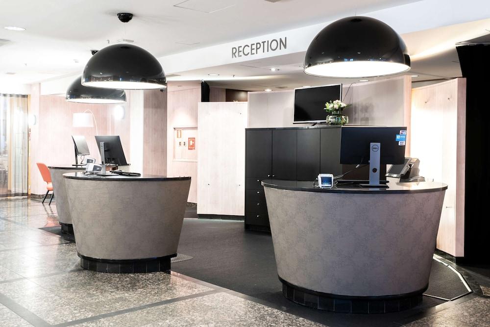 Radisson Blu Royal Hotel Helsinki - Reception